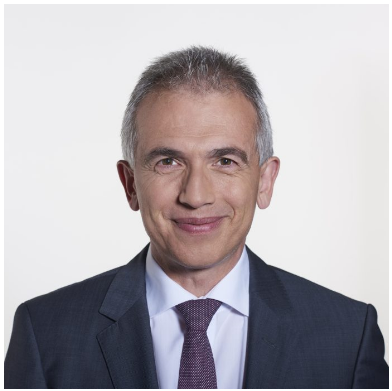 Herr   Peter Feldmann