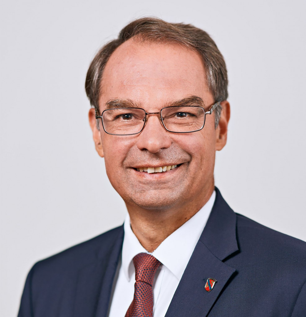 Herr  Dr. Dieter Lang